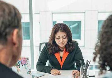 what is a family lawyer